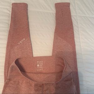 Light pink workout leggings